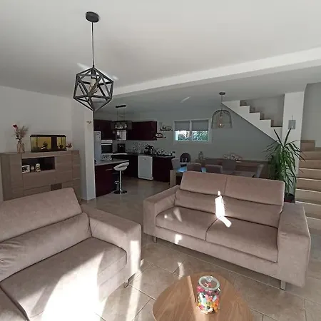 Maison Familiale Avec Piscine